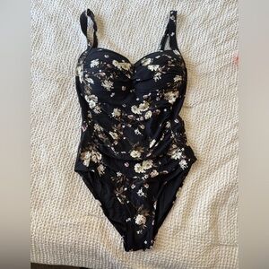 Niptuck Swim Joanne One Piece Size 4